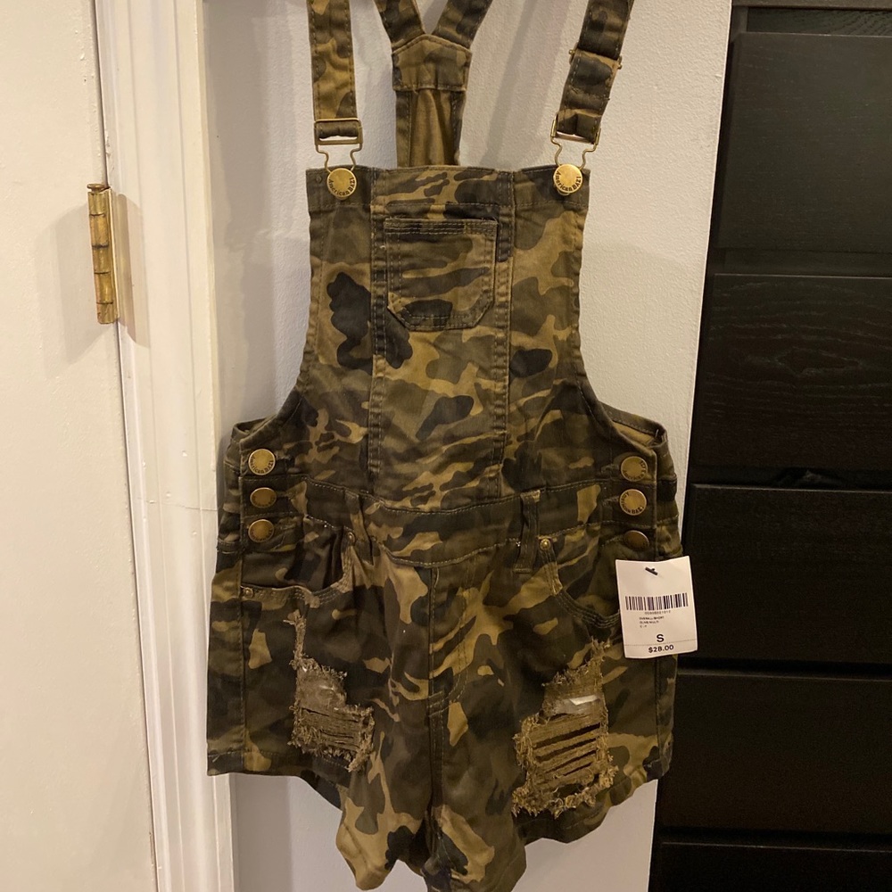 NWT Forever 21 camoflauge overalls size small